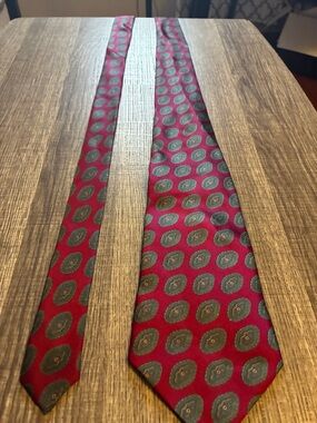 Men's Red Patterned Silk Tie